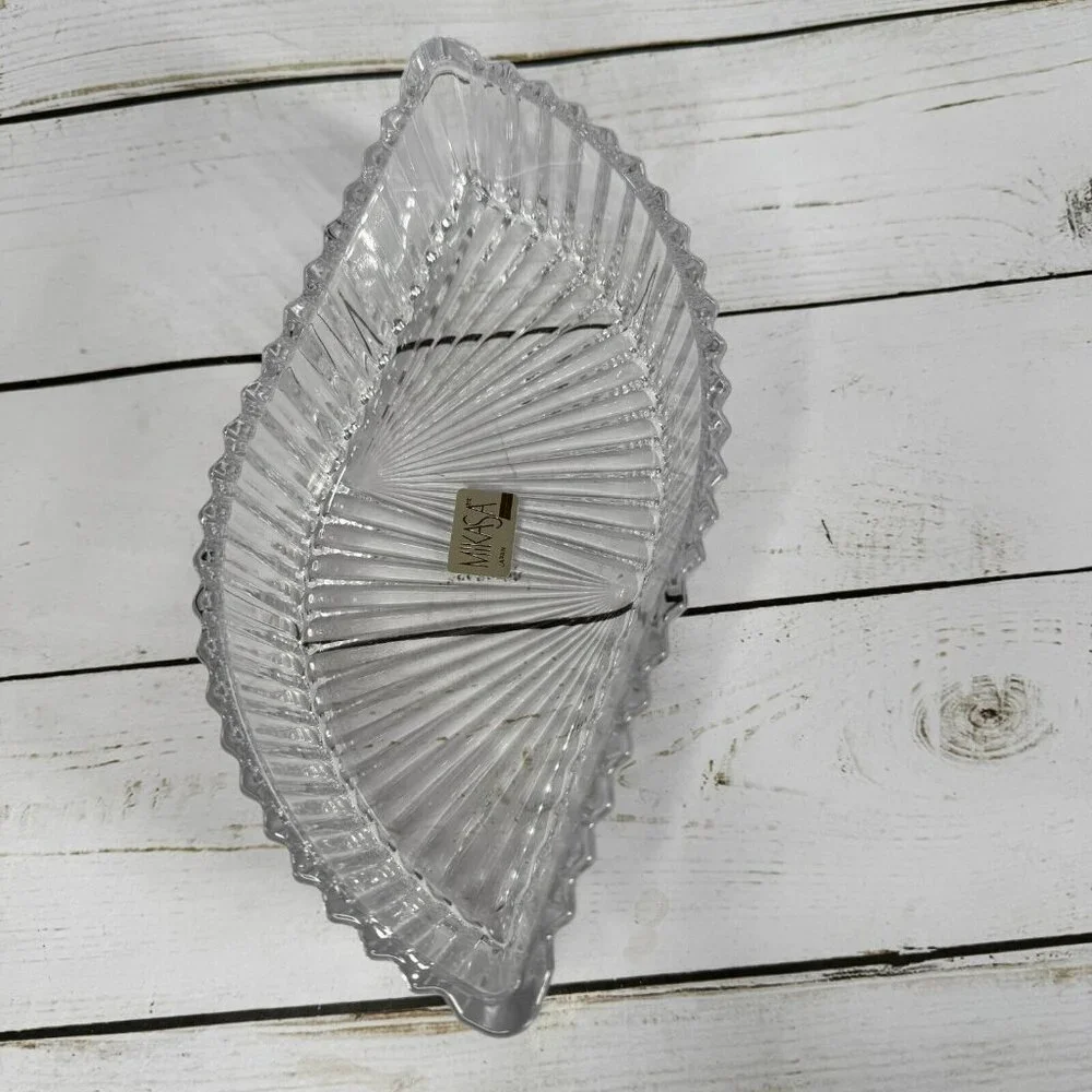 Mikasa Diamond Fire Crystal Glass‎ Covered Trinket Box Leaf Shape WY247/930